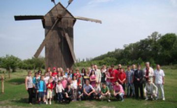 Дети-сироты Днепропетровской области с экскурсией посетили Хортицу
