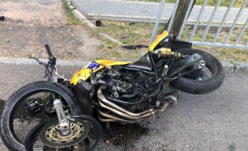 В Днепре произошло жуткое ДТП на Рабочей: мотоциклист скончался на месте (ФОТО)