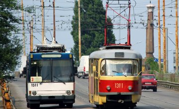 Более 50% жителей Днепра передвигаются по городу общественным транспортом, - эксперт