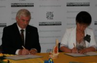 Петриковский район подписал соглашение о сотрудничестве с Еленегурским повятом Польши