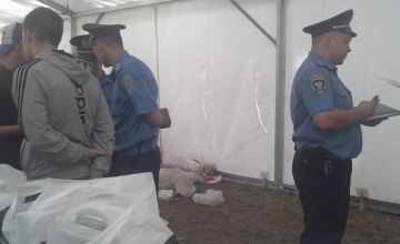 В Чернигове «титушки» напали на социальную палатку Благотворительной организации «УКРОП» (ФОТО, ВИДЕО)