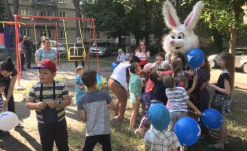 Ко Дню защиты детей команда Александра Вилкула подарила маленьких жителей Днепропетровщины веселые праздники