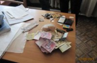 На Днепропетровщине СБУ поймала на взятке сотрудника миграционной службы