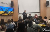 «Мій син у полоні вже 35 місяців. У нього відбиті нирки, печінка. Його вага при зрості 198 см впала зі 118 кг до 45», — мати військовослужбовця
