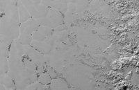 NASA опубликовало фото «плавающих холмов» Плутона (ФОТО)