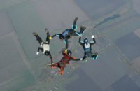В Днепропетровске пройдет первенство Украины по парашютной групповой акробатике среди команд «Четверка» (ФОТО)
