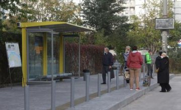 У Дніпрі встановлено нові зупинки громадського транспорту на житлових масивах
