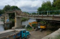 После реконструкции павлоградский мост через реку Волчья станет удобным и безопасным для пешеходов – Валентин Резниченко 