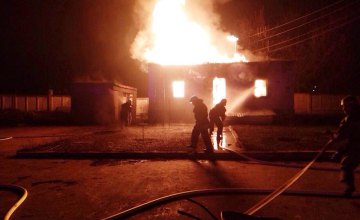 В Днепропетровской области сгорела металлобаза 