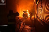 Займання під час руху: вночі на одному з проспектів Дніпра спалахнув автомобіль 
