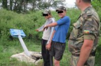 Несовершеннолетние россияне пытались уничтожить пограничный знак Украины