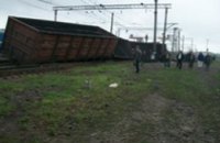 В Луганской области 12 вагонов грузового поезда сошли с рельсов
