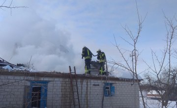 На Днепропетровщине сгорел дом: погибла женщина 