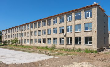 Продолжается реконструкция одной из самых больших школ Софиевского района