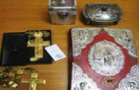 Сотрудники СБУ задержали иностранца, пытавшегося нелегально вывезти из Украины старинную церковную утварь