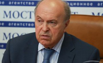 Порошенко наградил ректора НГУ Геннадия Пивняка орденом «За заслуги» II степени