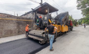 ​Соблюдение норм и 5 лет гарантии: как ремонтируют дороги в поселке Авиаторское