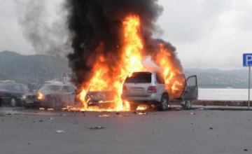 В Киеве взорвался автомобиль (ФОТО)