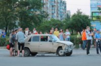 ДТП в Днепродзержинске: столкнулась Таврия, ВАЗ-2101 и велосипед