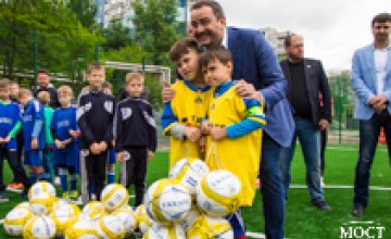 При каждой школе Днепра должны быть современные спортивные площадки, - нардеп Андрей Павелко