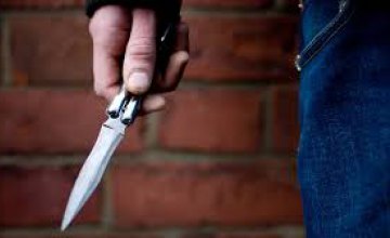 В Днепре пьяный мужчина зарезал соседа кухонным ножом 
