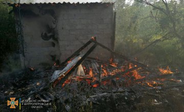 В Терновке полностью сгорела хозпостройка