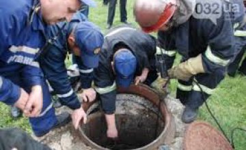 В Днепропетровской области 11-летний мальчик выжил, упав в четырехметровый колодец
