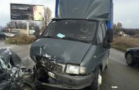 В Днепропетровске на Яснополянской столкнулись ГАЗель и иномарка: пострадали 6 человек
