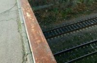 В Луганской области 74-летняя женщина хотела прыгнуть с моста под поезд