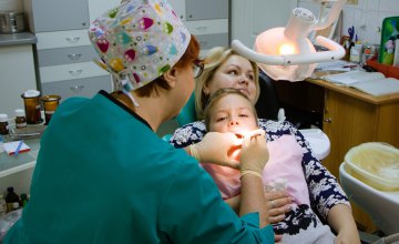 В Днепре профилактику стоматологических заболеваний бесплатно прошли уже почти 9 тыс. детей
