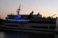 В Петербурге затонул прогулочный катер с 15 людьми на борту