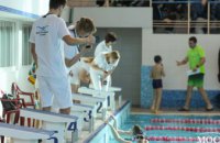 В Днепре на базе СК «Метеор» стартовал чемпионат города по плаванию: участники поделились впечатлениями от первого дня соревнований