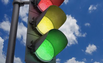 В Днепре для предотвращения пробок увеличат время работы зеленых сигналов некоторых светофоров