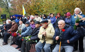 К 75-й годовщине освобождения Днепра от фашистских захватчиков команда Вилкула вместе с ветеранами провела памятные мероприятия