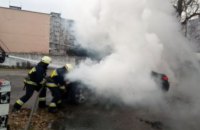 В Днепре при возгорании легкового автомобиля 51-летний мужчина получил ожоги тела
