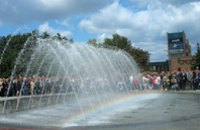 В Днепропетровске открыли фонтан любви