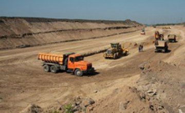 Азаров пообещал поддержать строительство объездной дороги в Днепропетровске