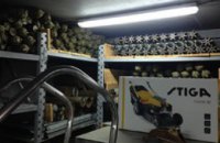Под Киевом полиция обнаружила бункер с арсеналом оружия (ВИДЕО)