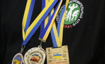 Днепропетровские школьники завоевали 7 медалей на Чемпионате Украины по пауэрлифтингу