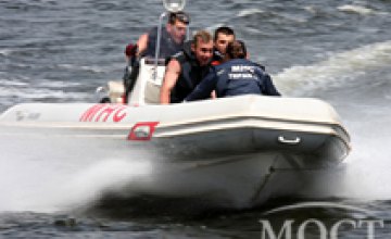 В Днепропетровске пятеро подростков застряли на острове из-за хрупкого льда