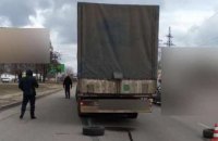 В Днепре на Донецком шоссе произошло ДТП: женщина оказалась под колесами грузовика (ФОТО)