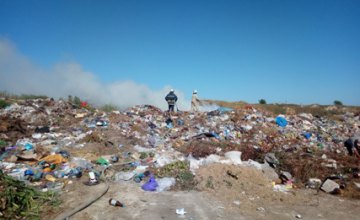 В Николаевской области за сутки дважды тушили пожар на мусорных свалках
