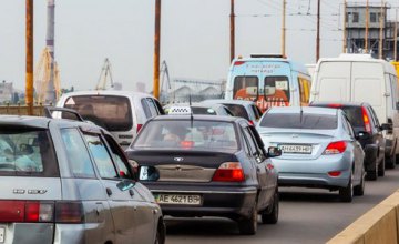 ​В Днепре в режиме реального времени можно следить за трафиком на мостах