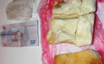 В Днепропетровской области заключенному пытались передать сало с деньгами