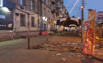 В Днепре на площади Старомостовой демонтировали киоски, которые нарушали правила благоустройства города