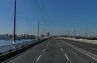 В Днепре снова перекрывают Центральный мост: как будет курсировать транспорт