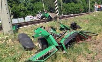В Черниговской области поезд протаранил «Запорожец»: погиб мужчина