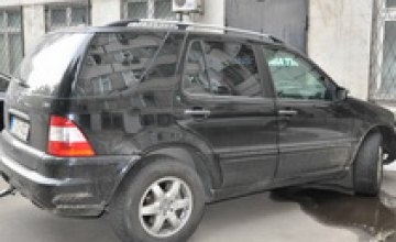 В Днепропетровске за нарушение таможенного законодательства гражданина лишили дорогого автомобиля