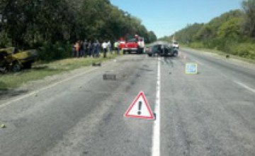 ДТП в Харькове: в результате столкновения двух автомобилей ВАЗ погиб 1 человек и еще 6 получили травмы (ФОТО)