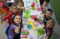 На Масленицу в частном детском саду EdHouse состоялся кулинарный мастер-класс по приготовлению блинов (ФОТО)